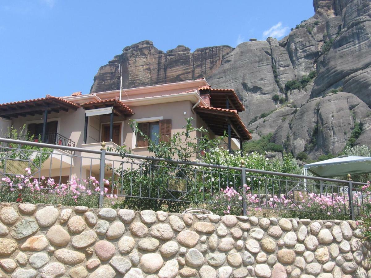 Meteora Olio Hills Apartment กาลัมปากา ภายนอก รูปภาพ